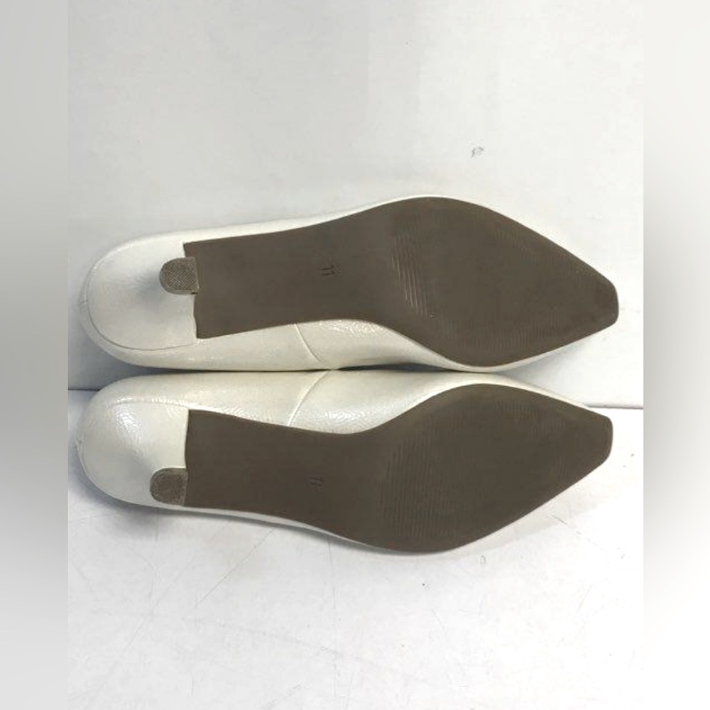 Coach and Four Women's Champagne Low Heel Pumps Size 11 - Picture 4 of 4